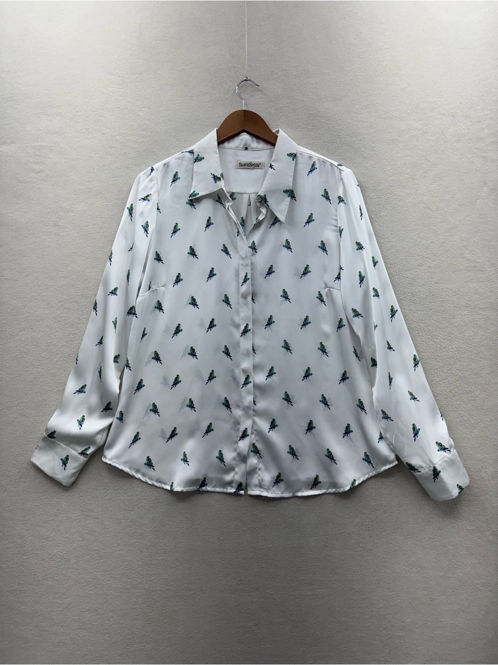 Travel Smith Women’s XL White Bird Print Blouse Button Up Long Sleeve